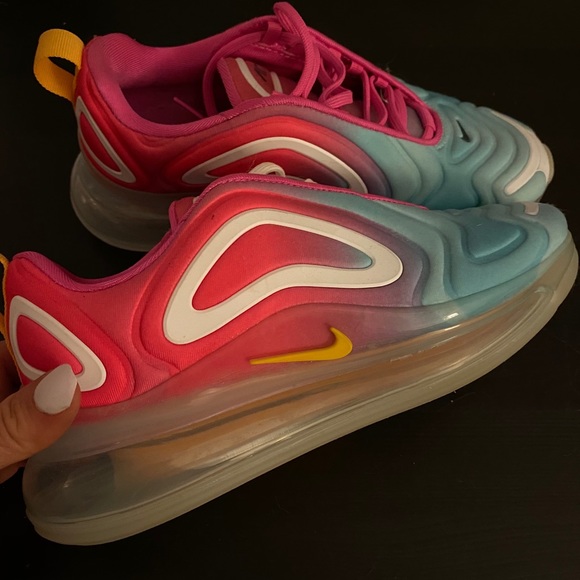 BEAUTIFUL NIKE 720s - Picture 2 of 6